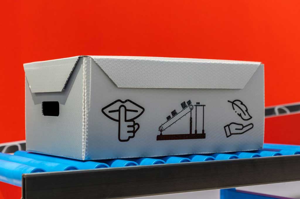 Faltbox auf Rollenband